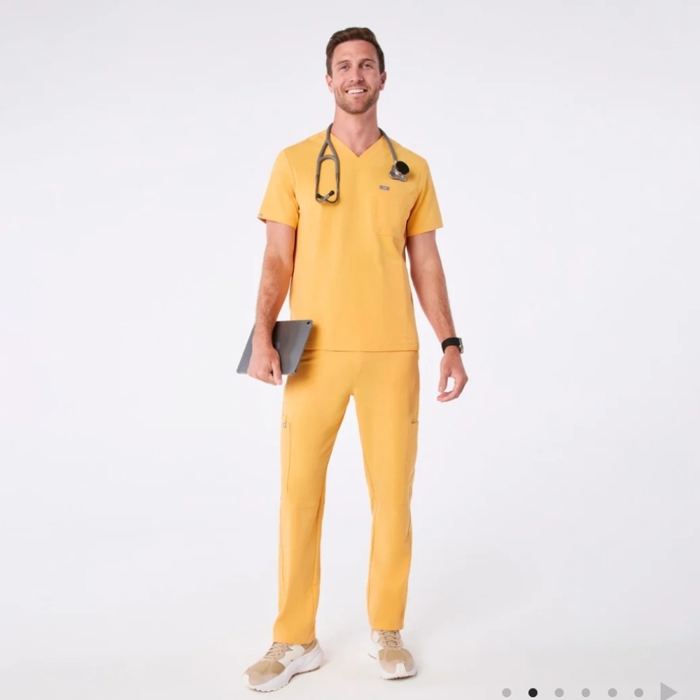 🧑🏽‍⚕️ Figs Men's Orange (Dandelion) Scrub Set